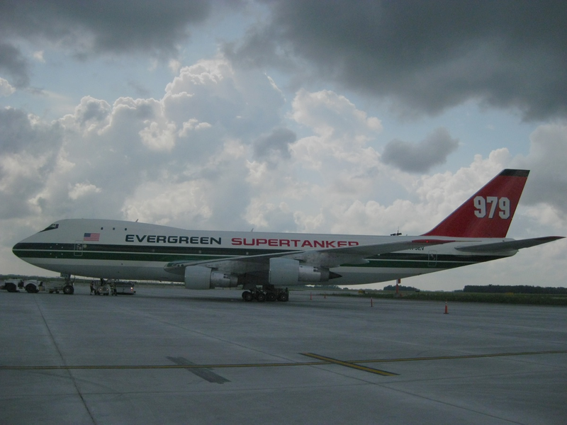 Illustration for article titled Evergreen 747: World's Biggest Fire Extinguisher Makes First U.S. Flight